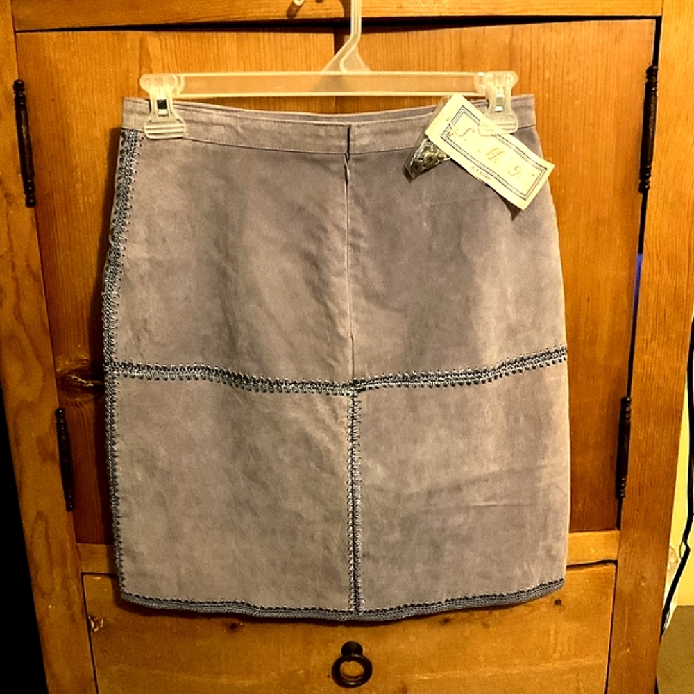 BRAND NEW WOMENS S.M.H 80’s HIGH WAISTED KINDS PENCILED GRAY SKIRT. SIZE-10